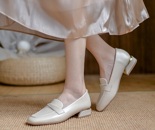 ローファー レディース 小さいサイズ 痛くない 柔らかい 履きやすい かかとなし ローヒール オフホワイト